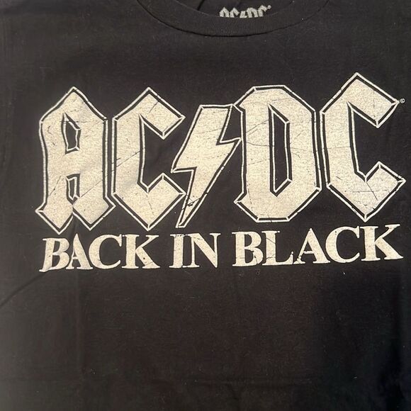 AC/DC Back in Black distressed size small short sleeve T-Shirt EUC - Picture 3 of 6